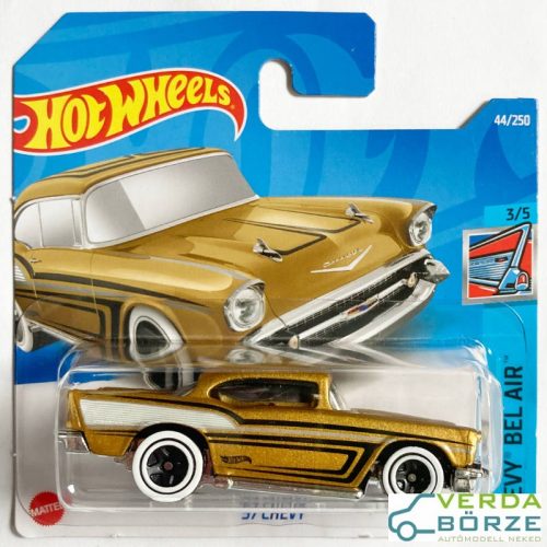 Hot wheels '57 Chevy (Akasztónál gyűrődés!)